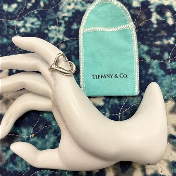 Tiffany & Co. White Hand Ring Holder with Heart Charm - Picture 4 of 6